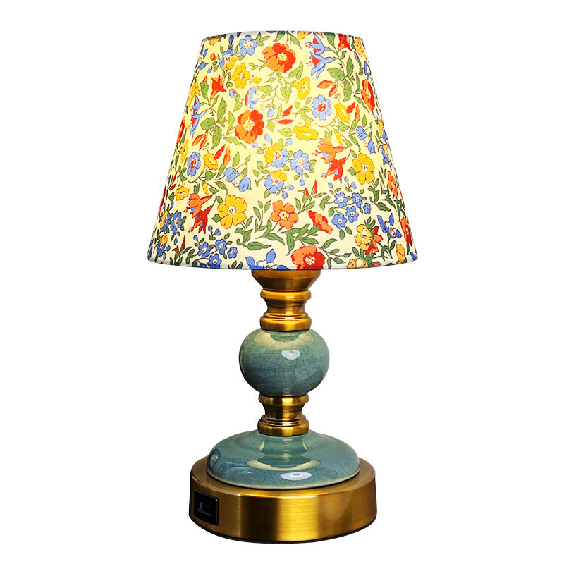Traditionelle französische Stoff-Keramiklegierung Zylinder Blume Crackle Säule 1-Licht Tischlampe für das Nachttisch 
