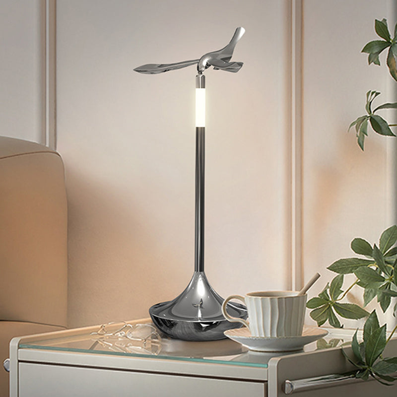 Lampe de table LED rotative en aluminium acrylique rechargeable scandinave contemporaine avec oiseau volant pour chevet 