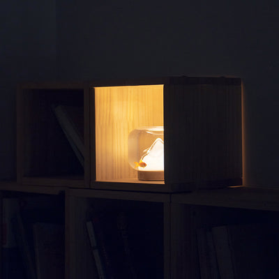 Lampe de table LED contemporaine rechargeable en verre et bois de hêtre avec bocal à poissons en forme de montagne, veilleuse pour chevet 