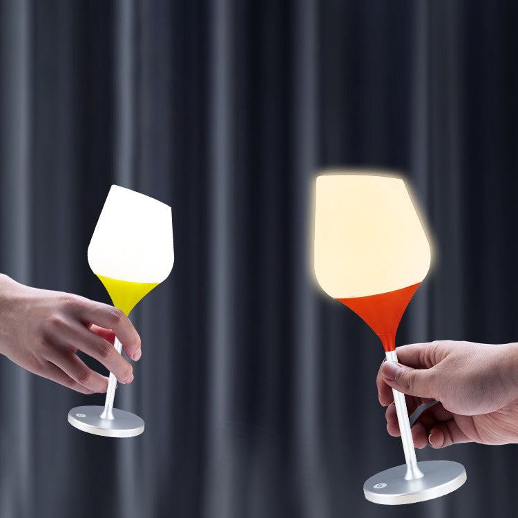 Lampe de table LED en PMMA aluminium et silice rechargeable créative contemporaine pour salle à manger 