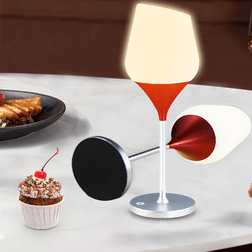 Lampe de table LED en PMMA aluminium et silice rechargeable créative contemporaine pour salle à manger 