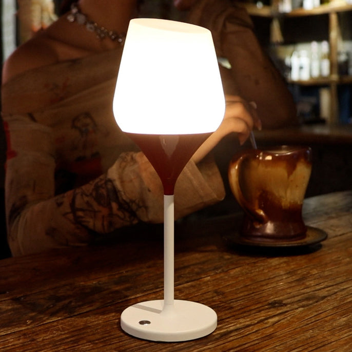 Lampe de table LED en PMMA aluminium et silice rechargeable créative contemporaine pour salle à manger 