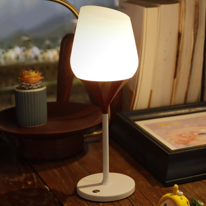Lampe de table LED en PMMA aluminium et silice rechargeable créative contemporaine pour salle à manger 
