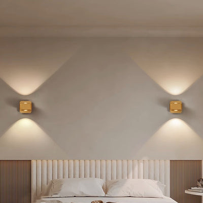 Moderne minimalistische Aluminium quadratische drehbare LED-Wandleuchte für das Bett 