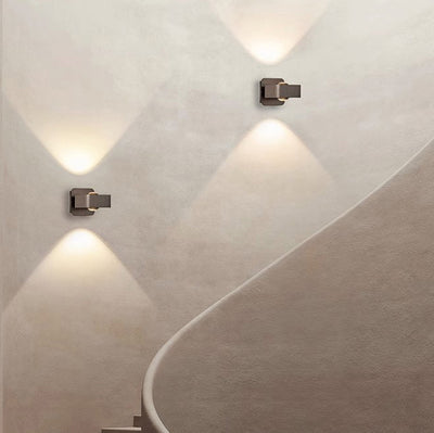 Moderne minimalistische Aluminium quadratische drehbare LED-Wandleuchte für das Bett 
