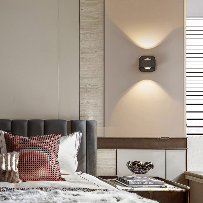 Moderne minimalistische Aluminium quadratische drehbare LED-Wandleuchte für das Bett 
