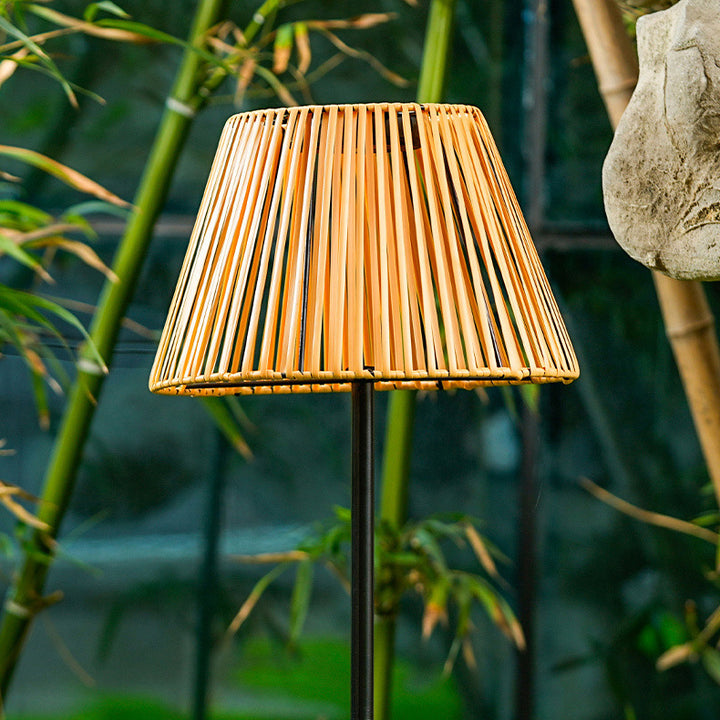 Traditionelle japanische solaraufladbare wasserdichte konische Webeisen-ABS-LED-Außenstehlampe für den Garten 