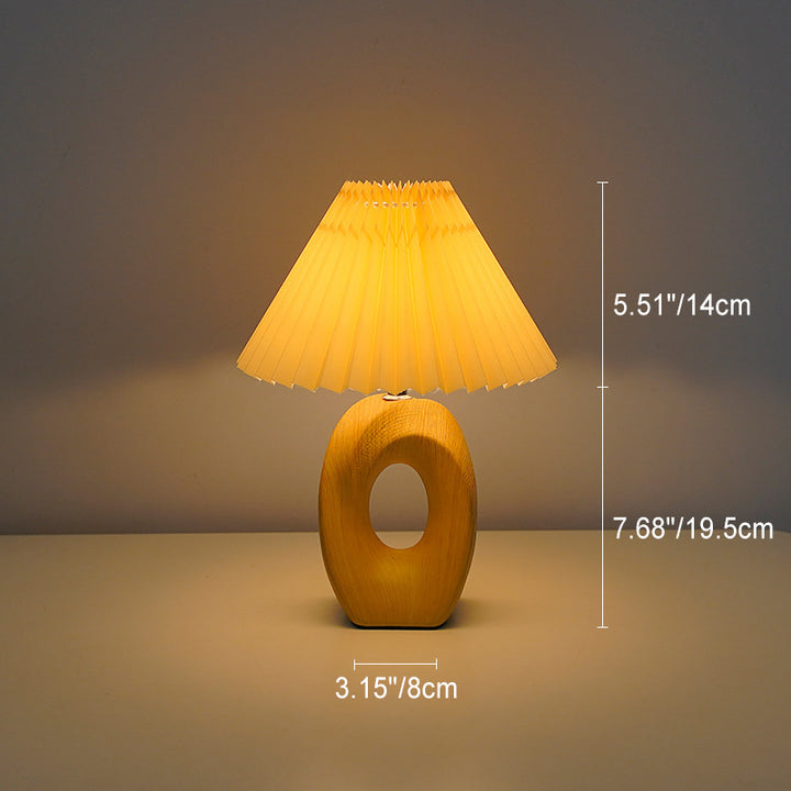 Zeitgenössische nordische USB-Stoff-Keramik-Kegel-Pleated-Skelettierte LED-Tischlampe für das Schlafzimmer 