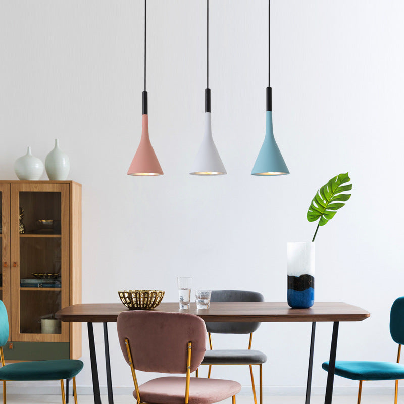 Suspension Luminaire Contemporain Nordique Conique en Fer avec 1 Lumière Pour Chevet 
