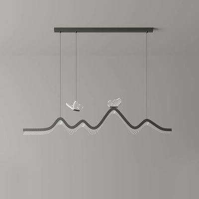 Zeitgenössische nordische Eisen-Aluminium-Acryl-Schmetterlingswellen-LED-Kronleuchter Insellicht für das Esszimmer 