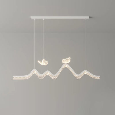 Zeitgenössische nordische Eisen-Aluminium-Acryl-Schmetterlingswellen-LED-Kronleuchter Insellicht für das Esszimmer 