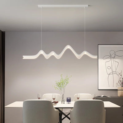 Zeitgenössische nordische Eisen-Aluminium-Acryl-Schmetterlingswellen-LED-Kronleuchter Insellicht für das Esszimmer 