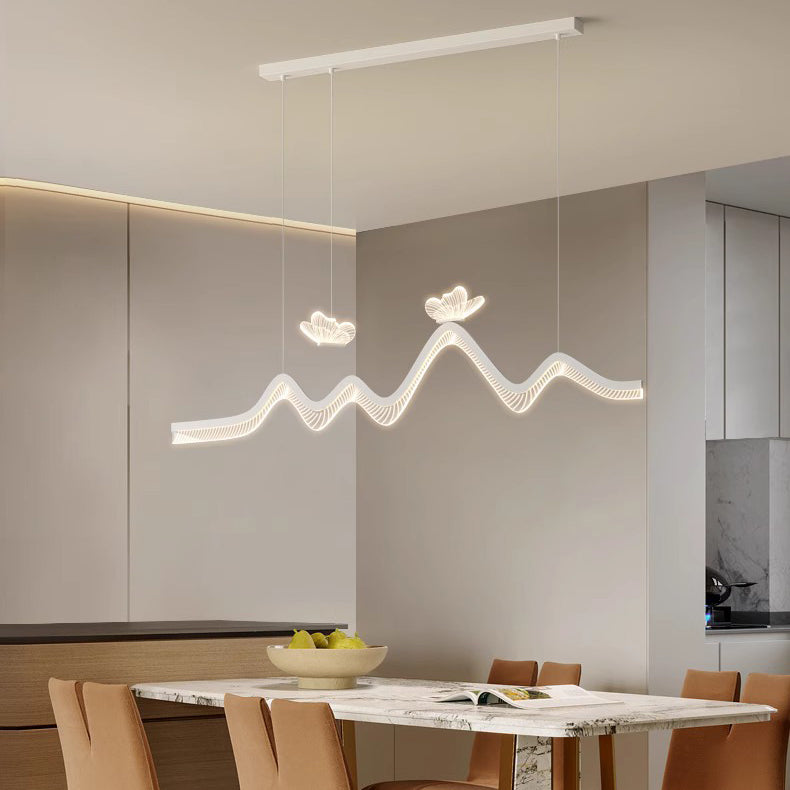 Zeitgenössische nordische Eisen-Aluminium-Acryl-Schmetterlingswellen-LED-Kronleuchter Insellicht für das Esszimmer 