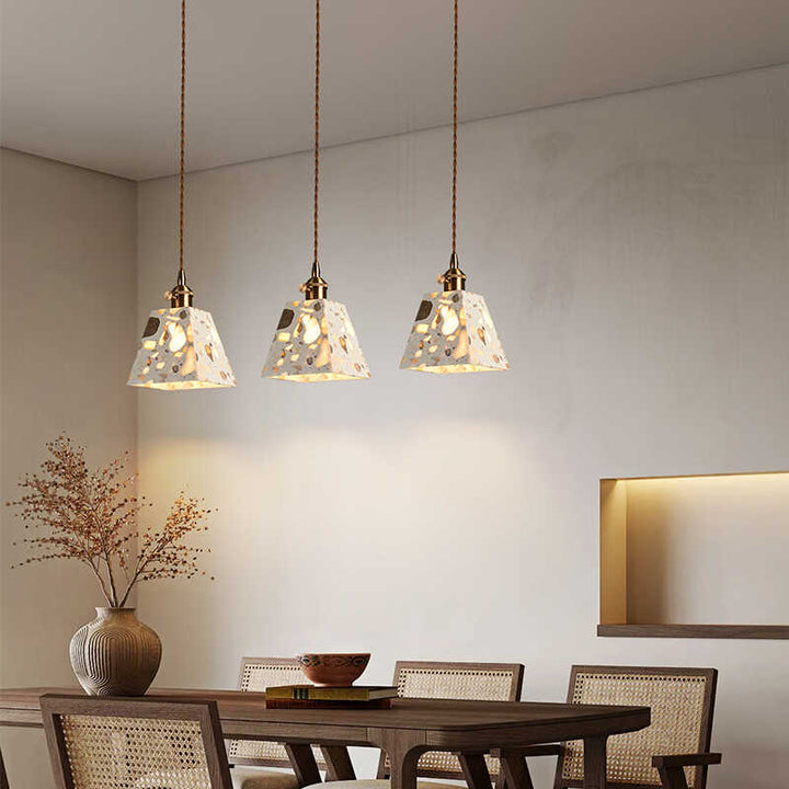 Zeitgenössisches nordisches Aluminium-Holz-Terrazzo-Transluzentes Kegelstumpfzylinder 1-Licht-Pendelleuchte für das Bett 