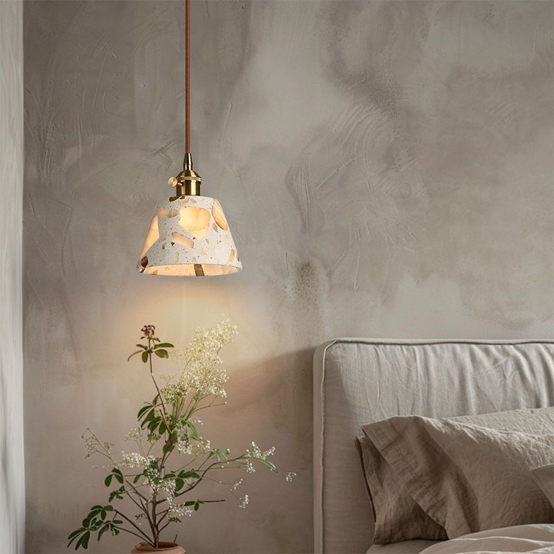 Zeitgenössisches nordisches Aluminium-Holz-Terrazzo-Transluzentes Kegelstumpfzylinder 1-Licht-Pendelleuchte für das Bett 