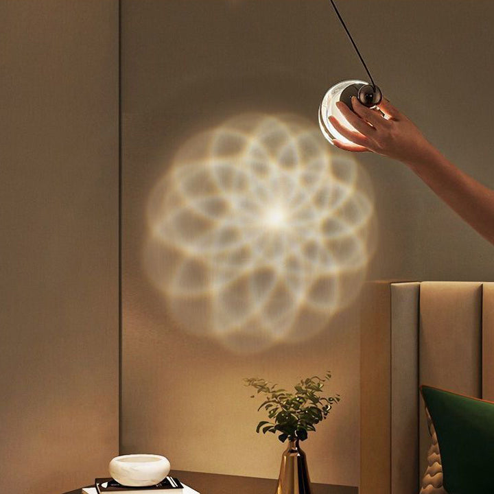 Zeitgenössische nordische Eisen-Aluminium-Acryl-Glaskugel hebbare LED-Pendelleuchte für das Bett 