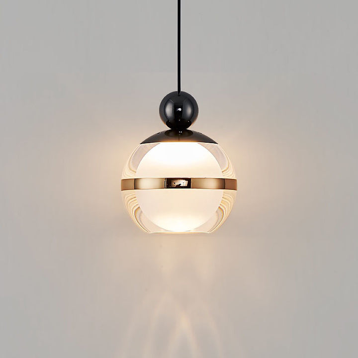 Zeitgenössische nordische Eisen-Aluminium-Acryl-Glaskugel hebbare LED-Pendelleuchte für das Bett 