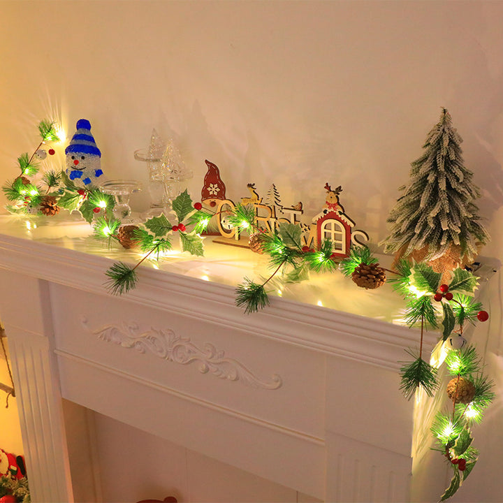 Moderne Art-Deco-Batterie Kupfer Kunststoff Blatt Glocke Kiefernnadel Rote Frucht Weihnachtsdekoration LED-Lichterkette für Schlafzimmer 