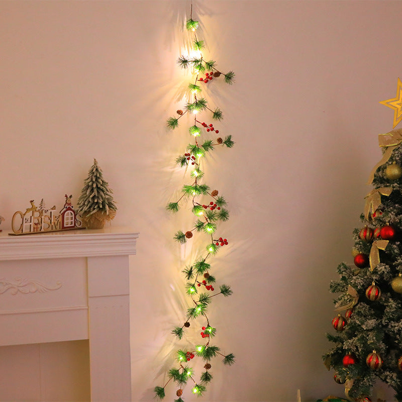 Moderne Art-Deco-Batterie Kupfer Kunststoff Blatt Glocke Kiefernnadel Rote Frucht Weihnachtsdekoration LED-Lichterkette für Schlafzimmer 