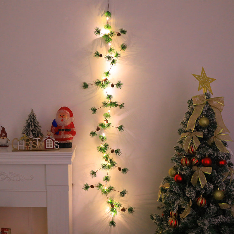 Moderne Art-Deco-Batterie Kupfer Kunststoff Blatt Glocke Kiefernnadel Rote Frucht Weihnachtsdekoration LED-Lichterkette für Schlafzimmer 