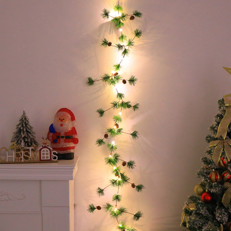 Moderne Art-Deco-Batterie Kupfer Kunststoff Blatt Glocke Kiefernnadel Rote Frucht Weihnachtsdekoration LED-Lichterkette für Schlafzimmer 