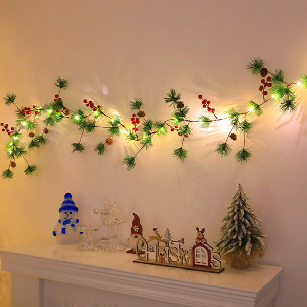Moderne Art-Deco-Batterie Kupfer Kunststoff Blatt Glocke Kiefernnadel Rote Frucht Weihnachtsdekoration LED-Lichterkette für Schlafzimmer 