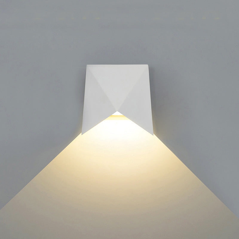 Applique murale LED en aluminium étanche à enveloppe de simplicité moderne pour patio extérieur 