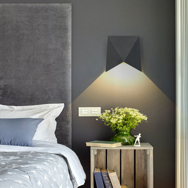 Applique murale LED en aluminium étanche à enveloppe de simplicité moderne pour patio extérieur 