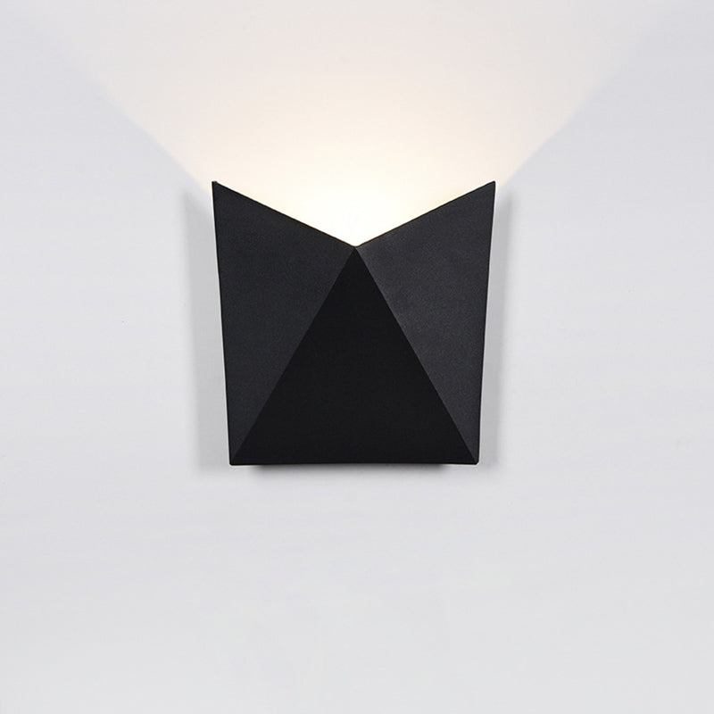 Applique murale LED en aluminium étanche à enveloppe de simplicité moderne pour patio extérieur 