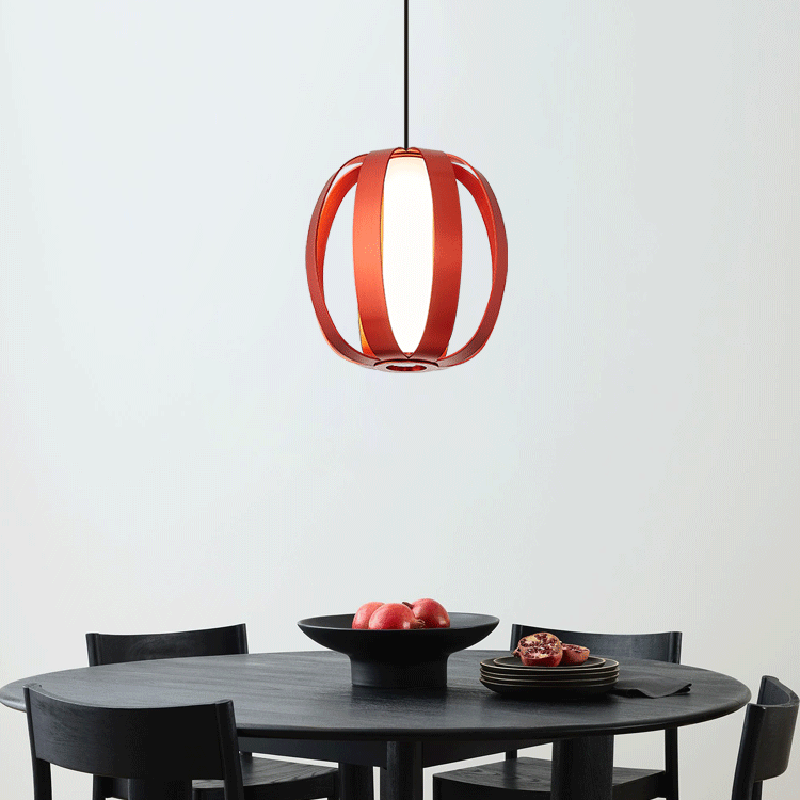 Zeitgenössische skandinavische Aluminium-Acryl-Kugellaterne LED Pendelleuchte für das Esszimmer 