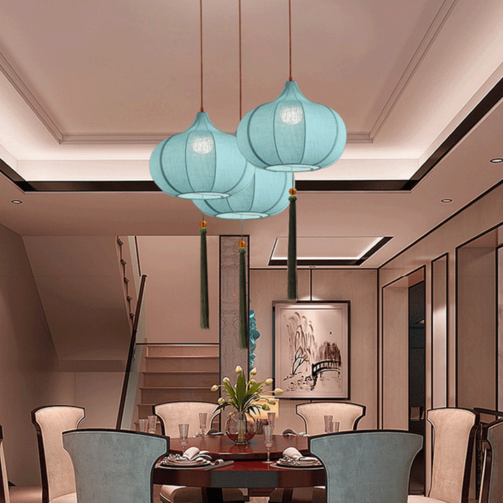Traditionelle chinesische Laterne aus Eisenstoff in elliptischer Zylinderform mit Quasten, 1/3 Licht Kronleuchter für das Esszimmer 