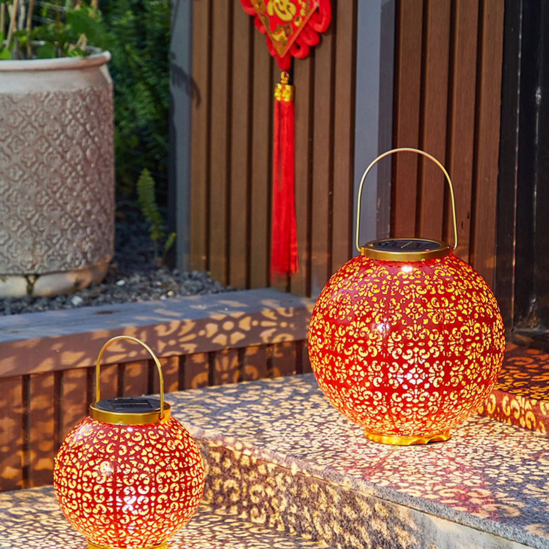 Lanterne en fer creusée étanche solaire traditionnelle chinoise LED lumière extérieure éclairage paysager pour jardin 