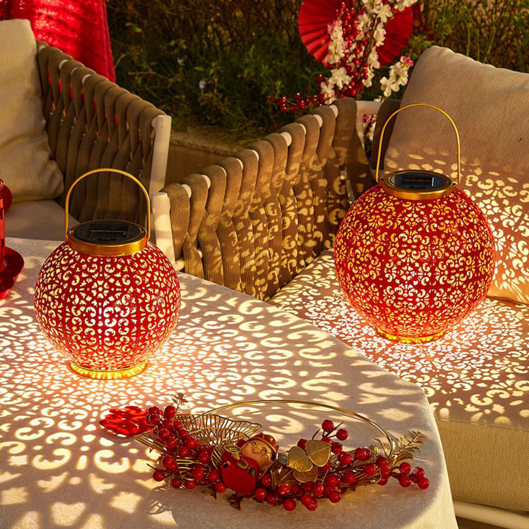 Lanterne en fer creusée étanche solaire traditionnelle chinoise LED lumière extérieure éclairage paysager pour jardin 