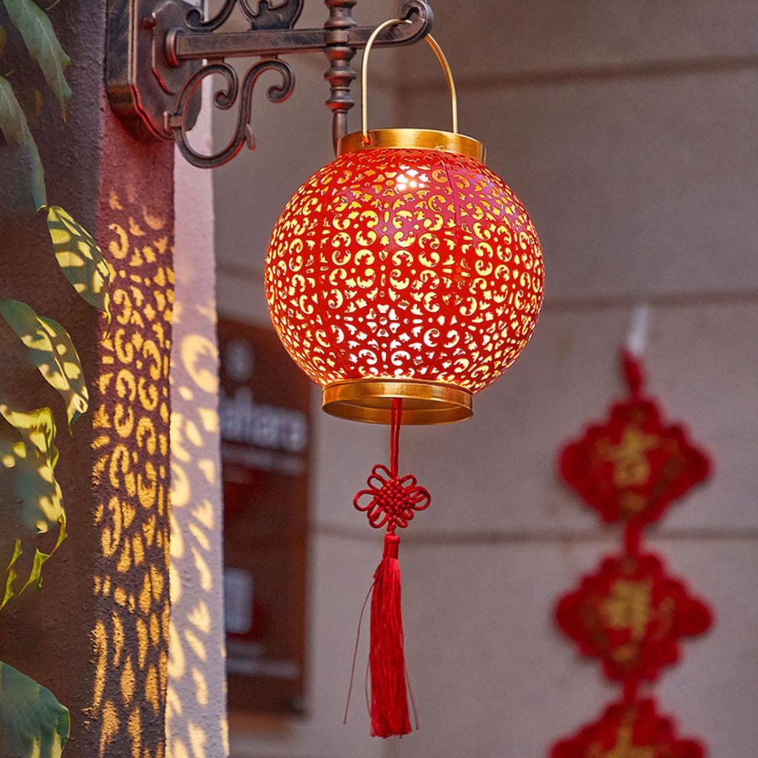 Lanterne en fer creusée étanche solaire traditionnelle chinoise LED lumière extérieure éclairage paysager pour jardin 