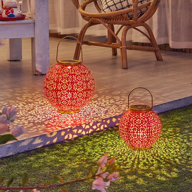 Lanterne en fer creusée étanche solaire traditionnelle chinoise LED lumière extérieure éclairage paysager pour jardin 