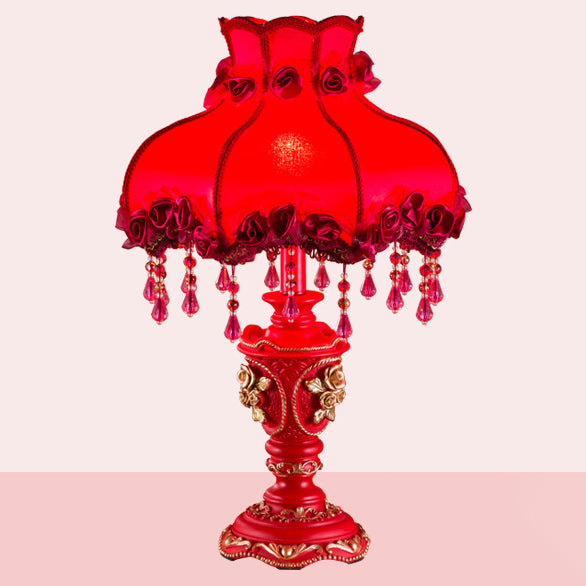 Traditionelle europäische Stoffharz-Rosen geschnitzte Säulenperlen Hochzeitsdekoration 1-Licht Tischlampe für das Nachttisch 