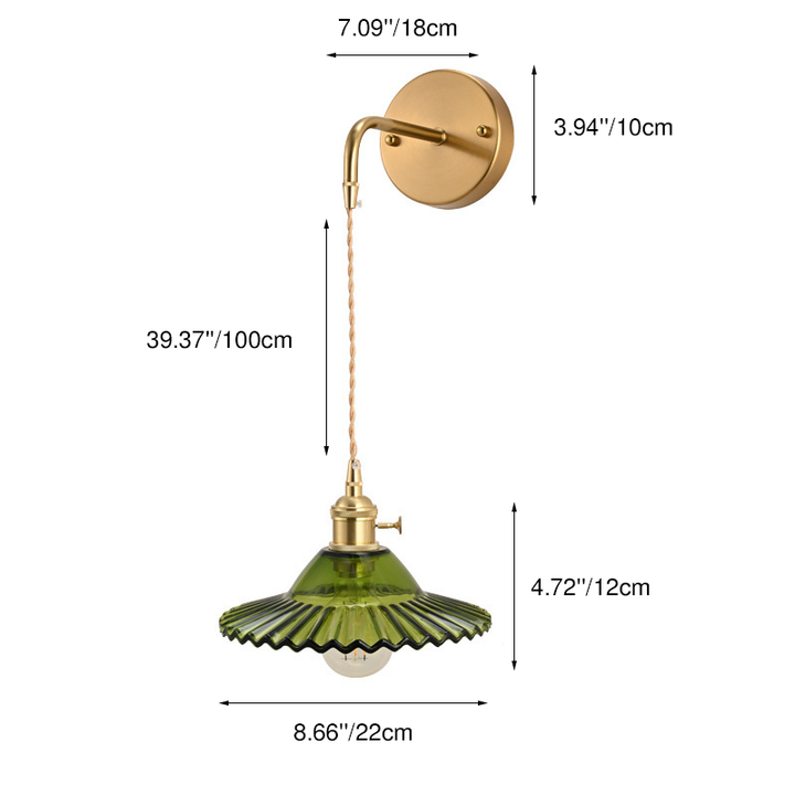 Zeitgenössische Retro Wiederaufladbare Messing-Glas-Wandleuchte mit gewelltem Schirm und 1 Licht für das Bett 