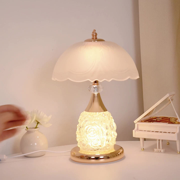 Moderne Luxus-Wiederaufladbare Eisen-Glas-Mattierte Kuppel-Petale-Rose-LED-Tischlampe für das Nachttisch 