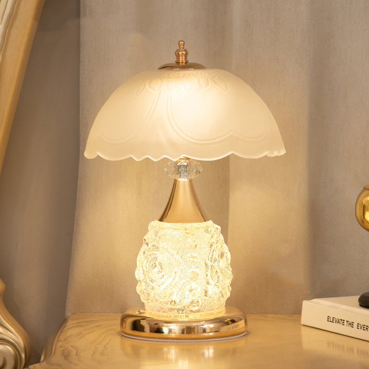 Moderne Luxus-Wiederaufladbare Eisen-Glas-Mattierte Kuppel-Petale-Rose-LED-Tischlampe für das Nachttisch 