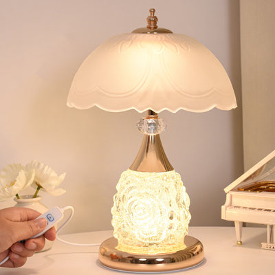 مصباح طاولة LED بتصميم بتلات الورد مع قبة زجاجية بلورية قابلة للشحن للفخامة الحديثة بجانب السرير 