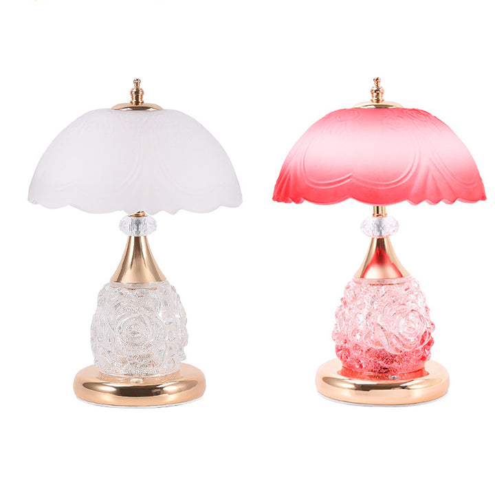 Moderne Luxus-Wiederaufladbare Eisen-Glas-Mattierte Kuppel-Petale-Rose-LED-Tischlampe für das Nachttisch 