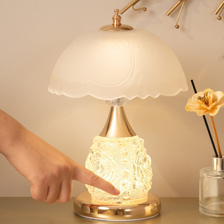 Moderne Luxus-Wiederaufladbare Eisen-Glas-Mattierte Kuppel-Petale-Rose-LED-Tischlampe für das Nachttisch 