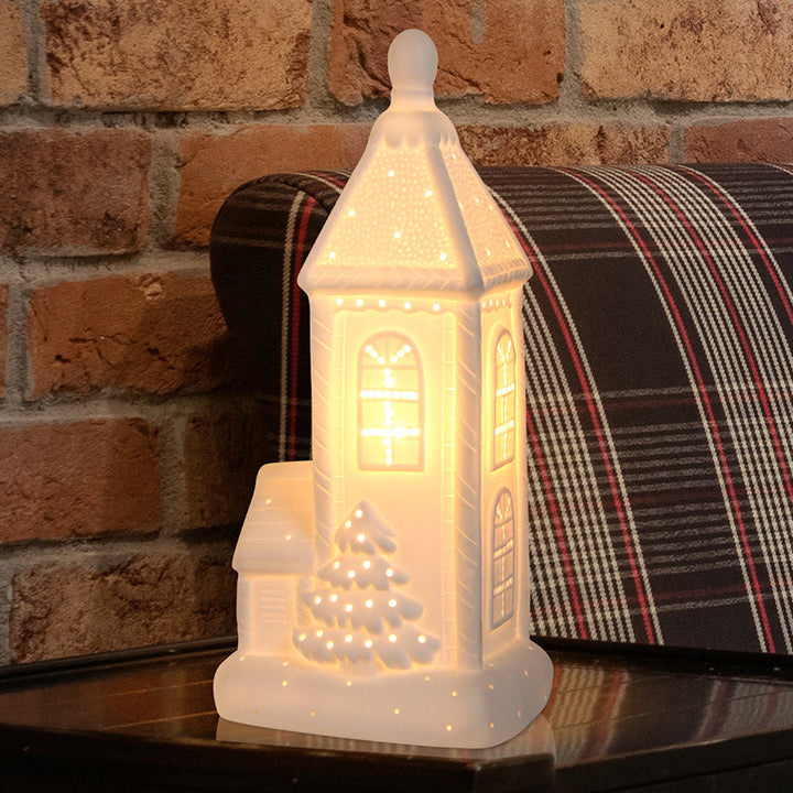 Zeitgenössische Nordische Batterie Keramik Spitzhaus Weihnachtsbaum LED Tischlampe Nachtlicht für Schlafzimmer 