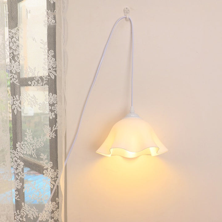Traditionelle französische USB Floral Acryl Hängelampe 1-Licht Wandleuchte Nachttischlampe für das Schlafzimmer 