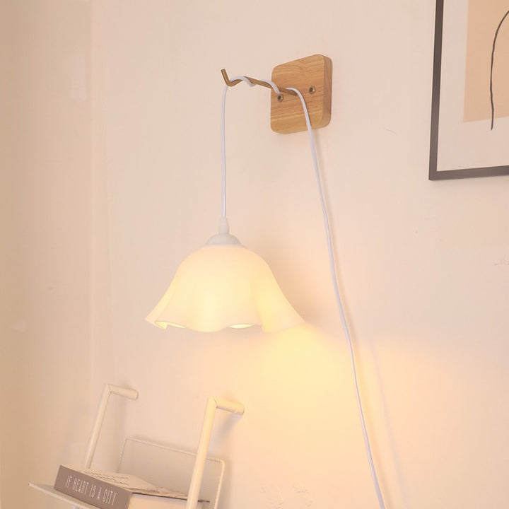Traditionelle französische USB Floral Acryl Hängelampe 1-Licht Wandleuchte Nachttischlampe für das Schlafzimmer 