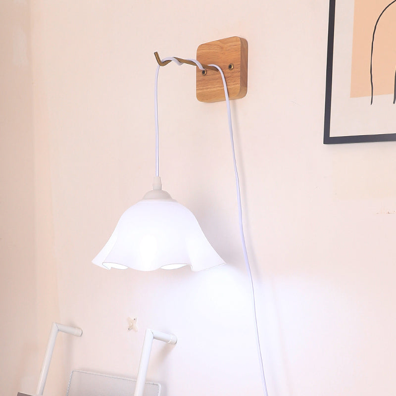Traditionelle französische USB Floral Acryl Hängelampe 1-Licht Wandleuchte Nachttischlampe für das Schlafzimmer 