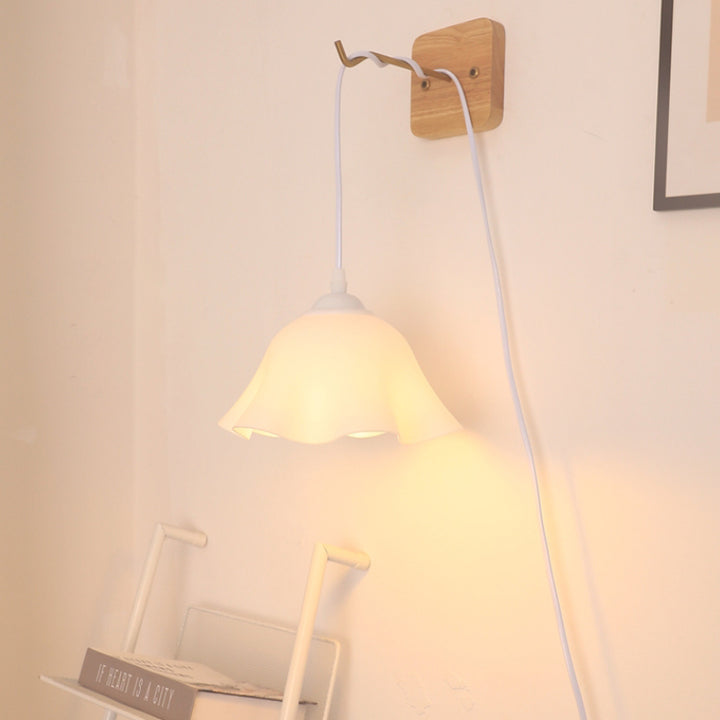 Lámpara de pared de 1 luz colgante acrílica floral USB tradicional francesa para dormitorio 
