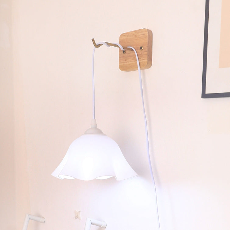 Traditionelle französische USB Floral Acryl Hängelampe 1-Licht Wandleuchte Nachttischlampe für das Schlafzimmer 