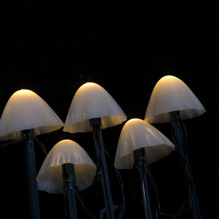 إضاءة المناظر الطبيعية الخارجية بمصابيح LED على شكل فطر مقاومة للماء مصنوعة من PVC وبطارية شمسية إبداعية معاصرة للحديقة 