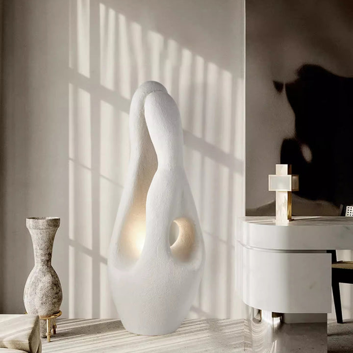 Lámpara de pie de 1 luz con estatua irregular de poliestireno creativo contemporáneo para sala de estar 